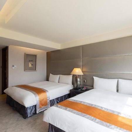 Ren Mei Fashion Hotel Taichung Exterior photo